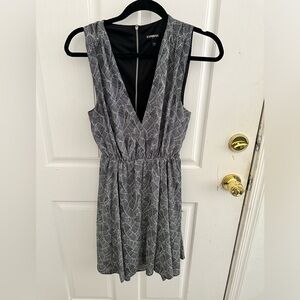 Mini express open back dress size 6